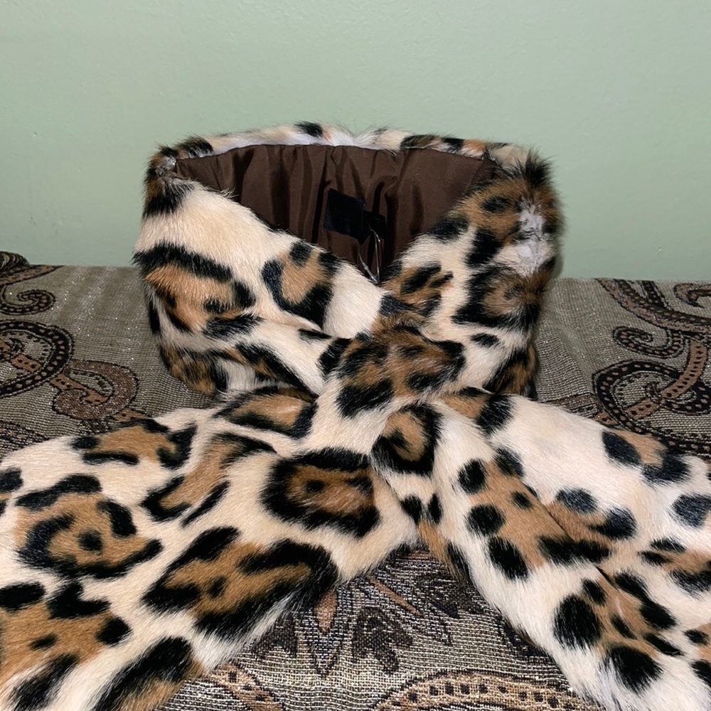 Cassin Printed kidskin plate pull through scarf (jaguar print) NWT